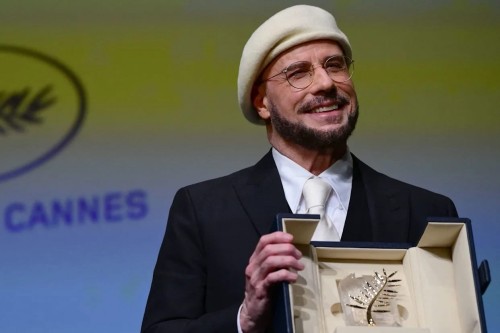 John Travolta, Palma d’Oro onoraria a Cannes: un...